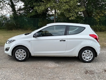 Used Hyundai i20 2014 for sale - 79420963: Photo