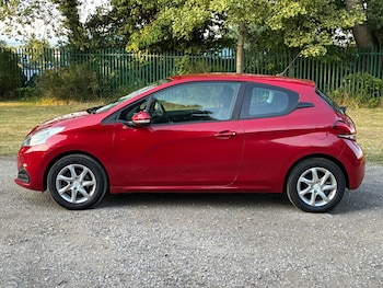 Used Peugeot 208 2015 for sale - 79302644: Photo