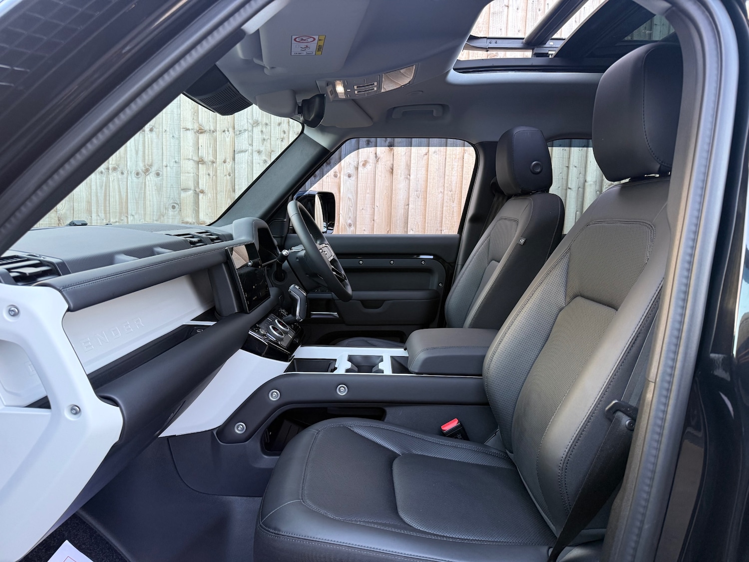 Used Land Rover Defender 2025 for sale - 77833552: Photo 8