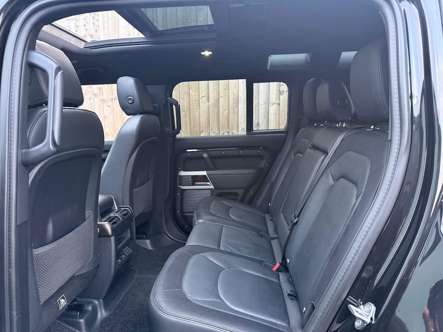 Used Land Rover Defender 2025 for sale - 78031331: Photo 12