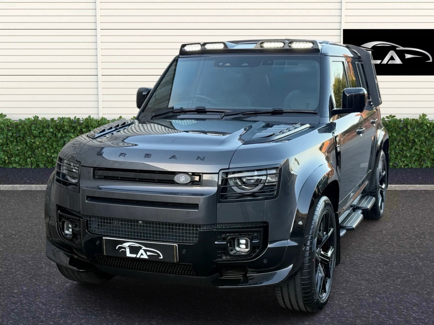 Used Land Rover Defender 2023 for sale - 77903664: Photo 2