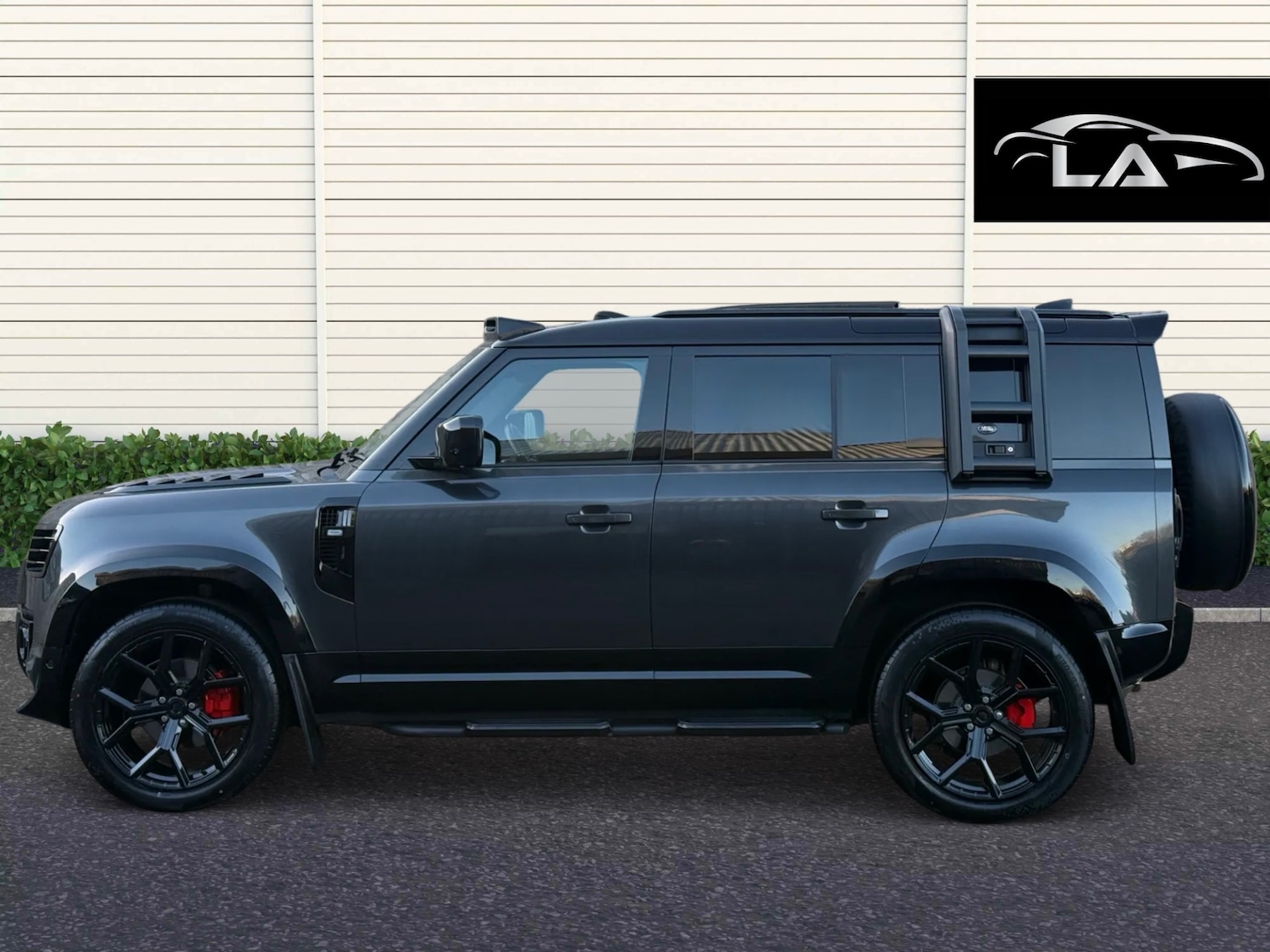 Used Land Rover Defender 2023 for sale - 77903664: Photo 3