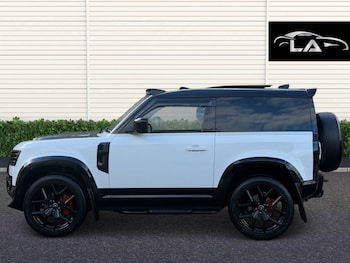 Used Land Rover Defender 2024 for sale - 78945053: Photo