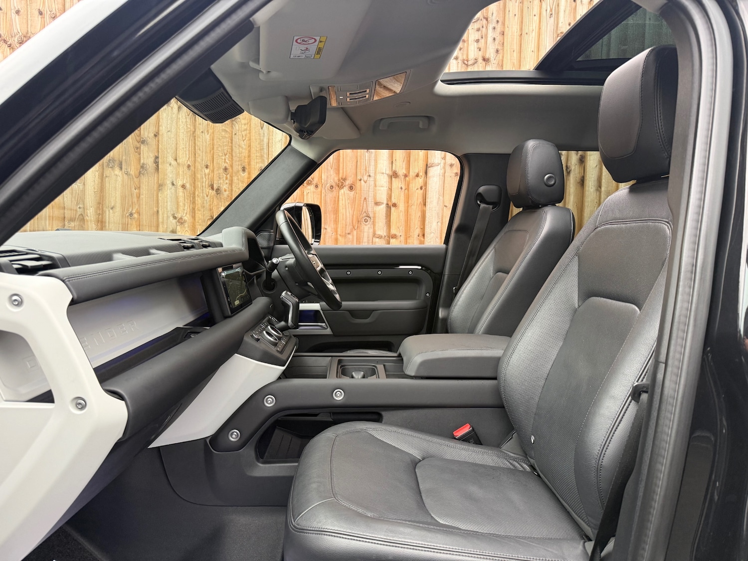 Used Land Rover Defender 2025 for sale - 77607007: Photo 8