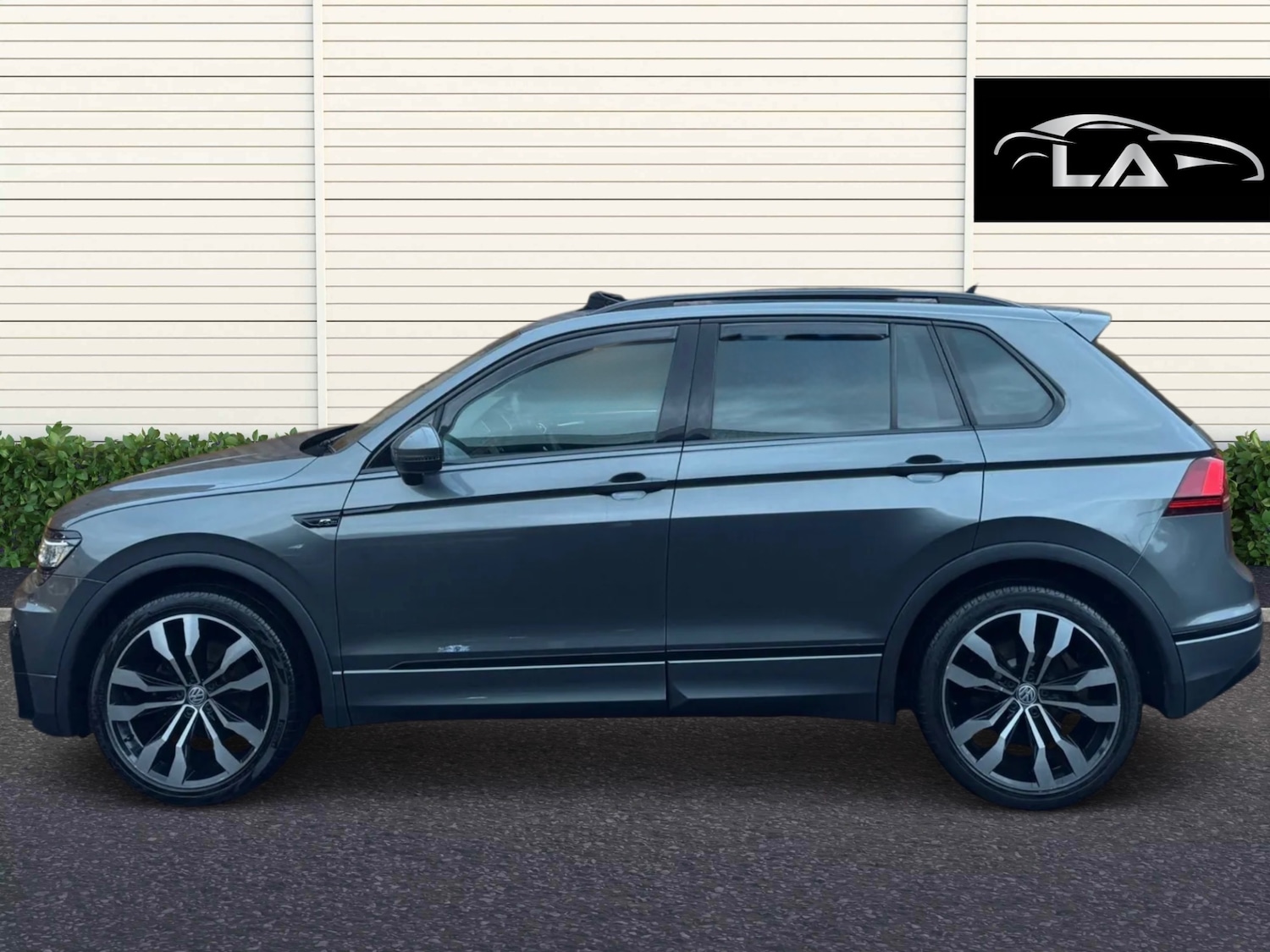 Used Volkswagen Tiguan 2018 for sale - 76946813: Photo 3