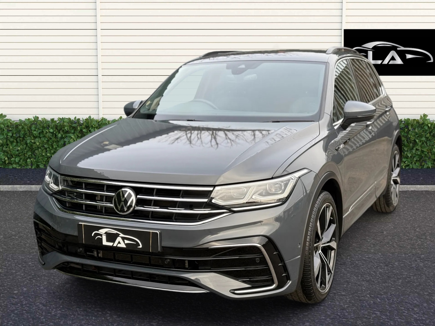 Used Volkswagen Tiguan 2021 for sale - 78111625: Photo 2