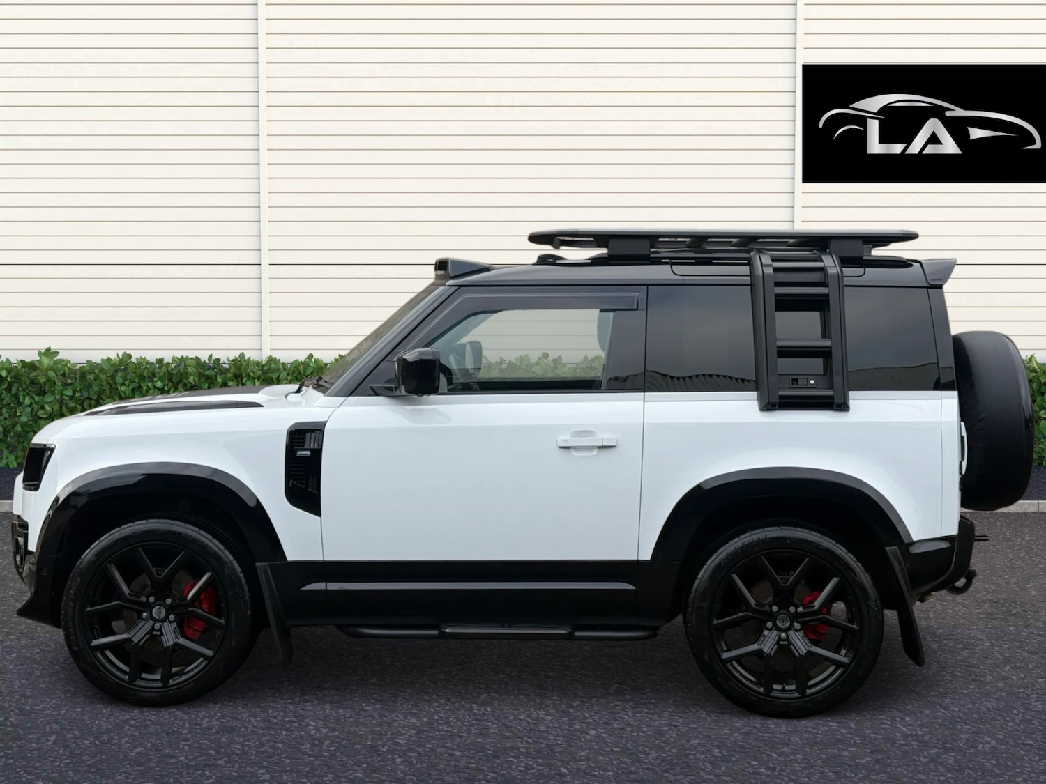 Used Land Rover Defender 2023 for sale - 77437990: Photo 3