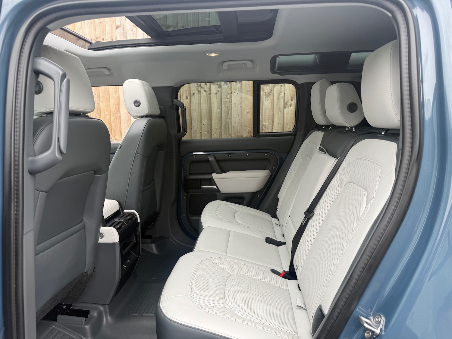 Used Land Rover Defender 2025 for sale - 77802091: Photo 12