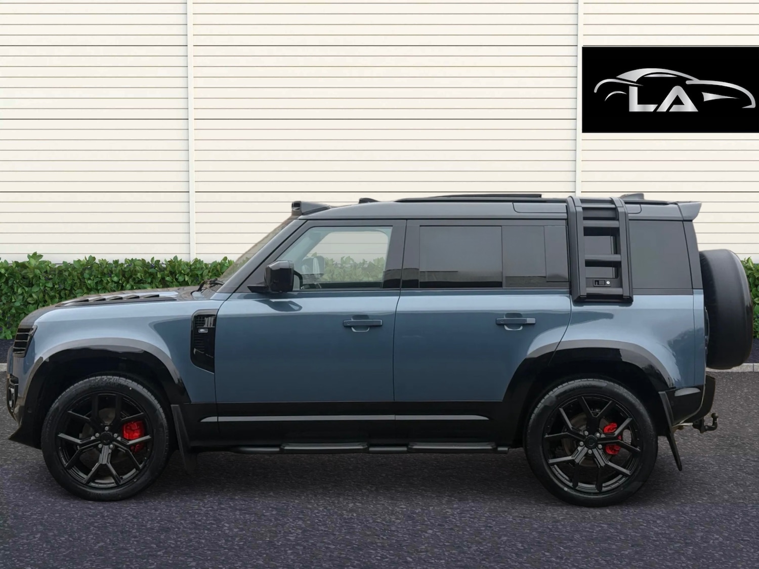 Used Land Rover Defender 2025 for sale - 77802091: Photo 3