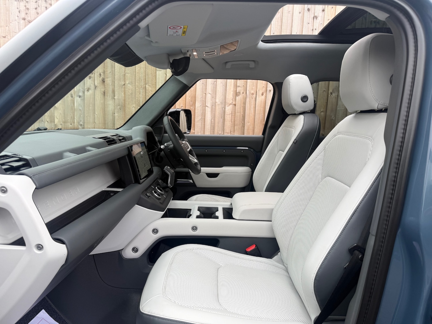 Used Land Rover Defender 2025 for sale - 77802091: Photo 8