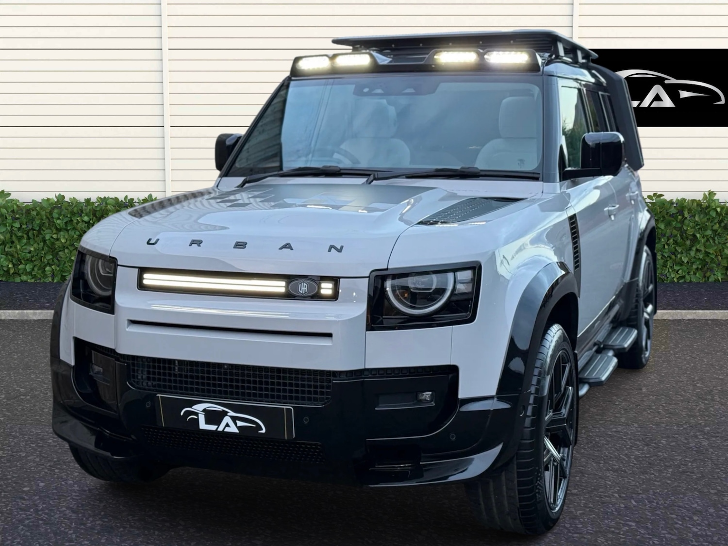 Used Land Rover Defender 2025 for sale - 76505576: Photo 2