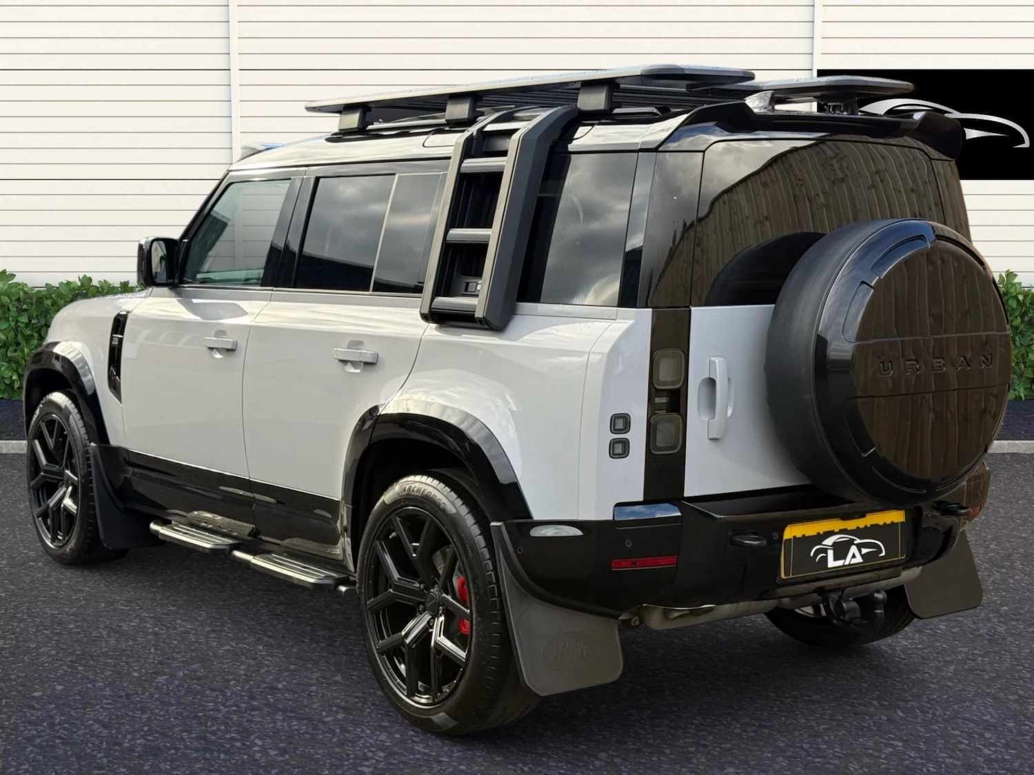 Used Land Rover Defender 2025 for sale - 76505576: Photo 5