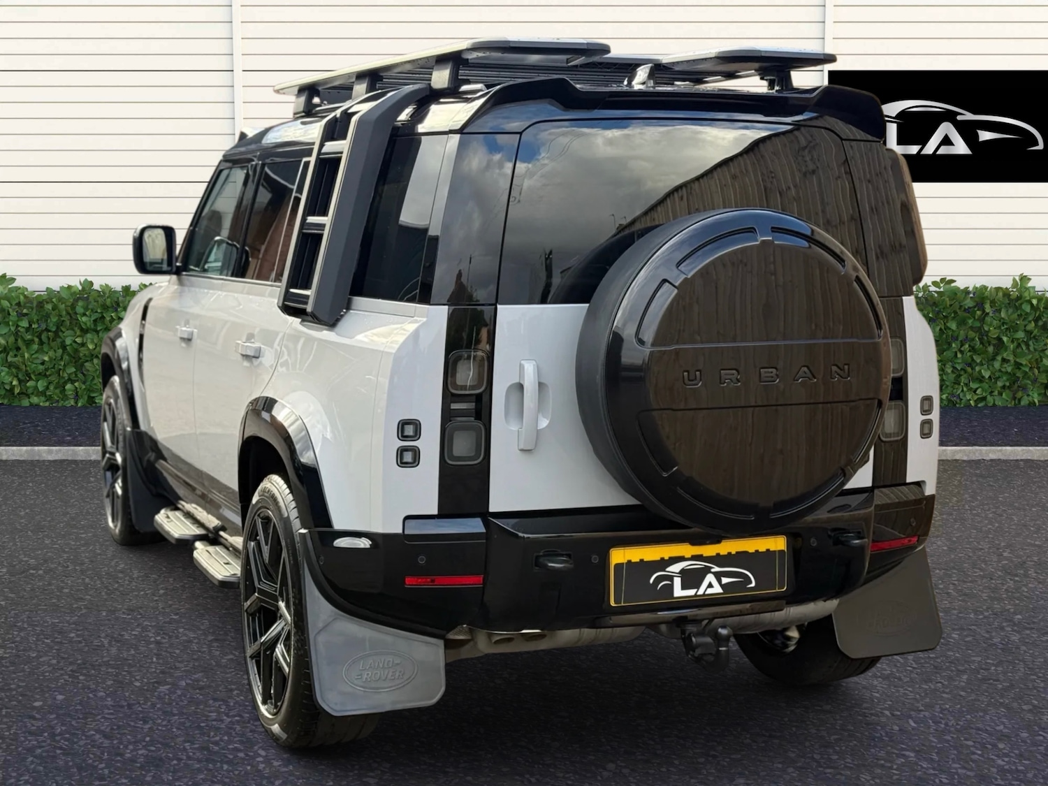 Used Land Rover Defender 2025 for sale - 76505576: Photo 6