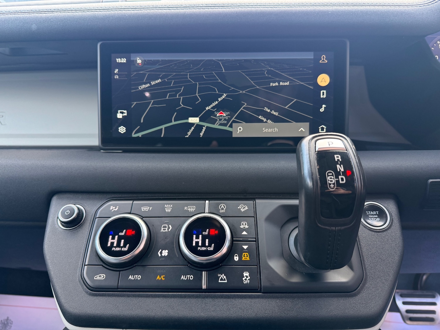 Used Land Rover Defender 2021 for sale - 77434960: Photo 11