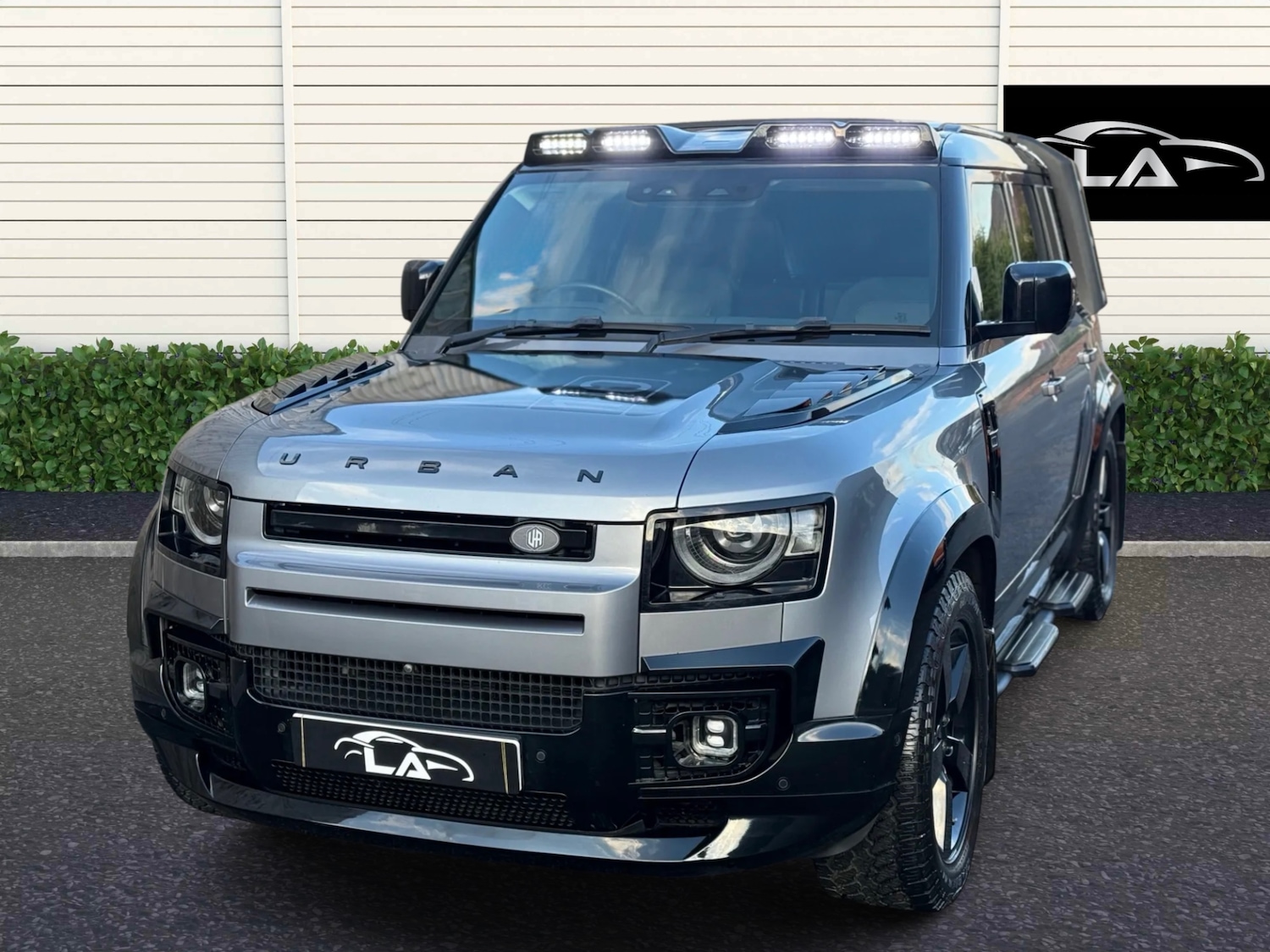 Used Land Rover Defender 2021 for sale - 77434960: Photo 2