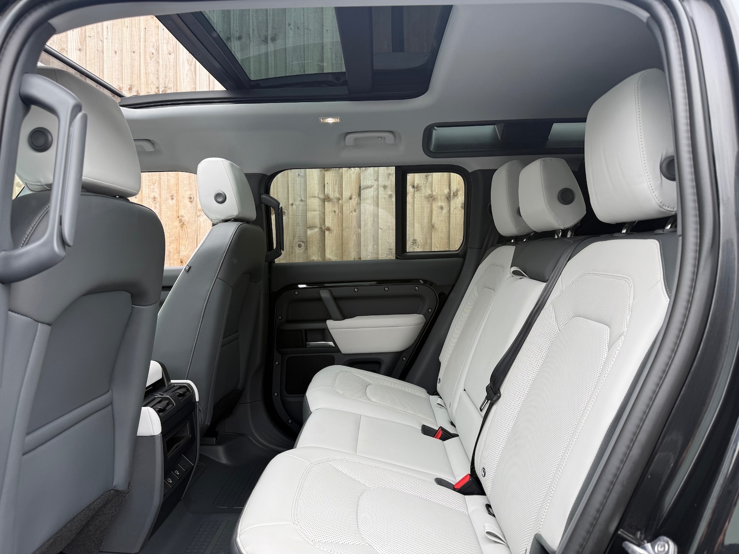 Used Land Rover Defender 2025 for sale - 77621961: Photo 12