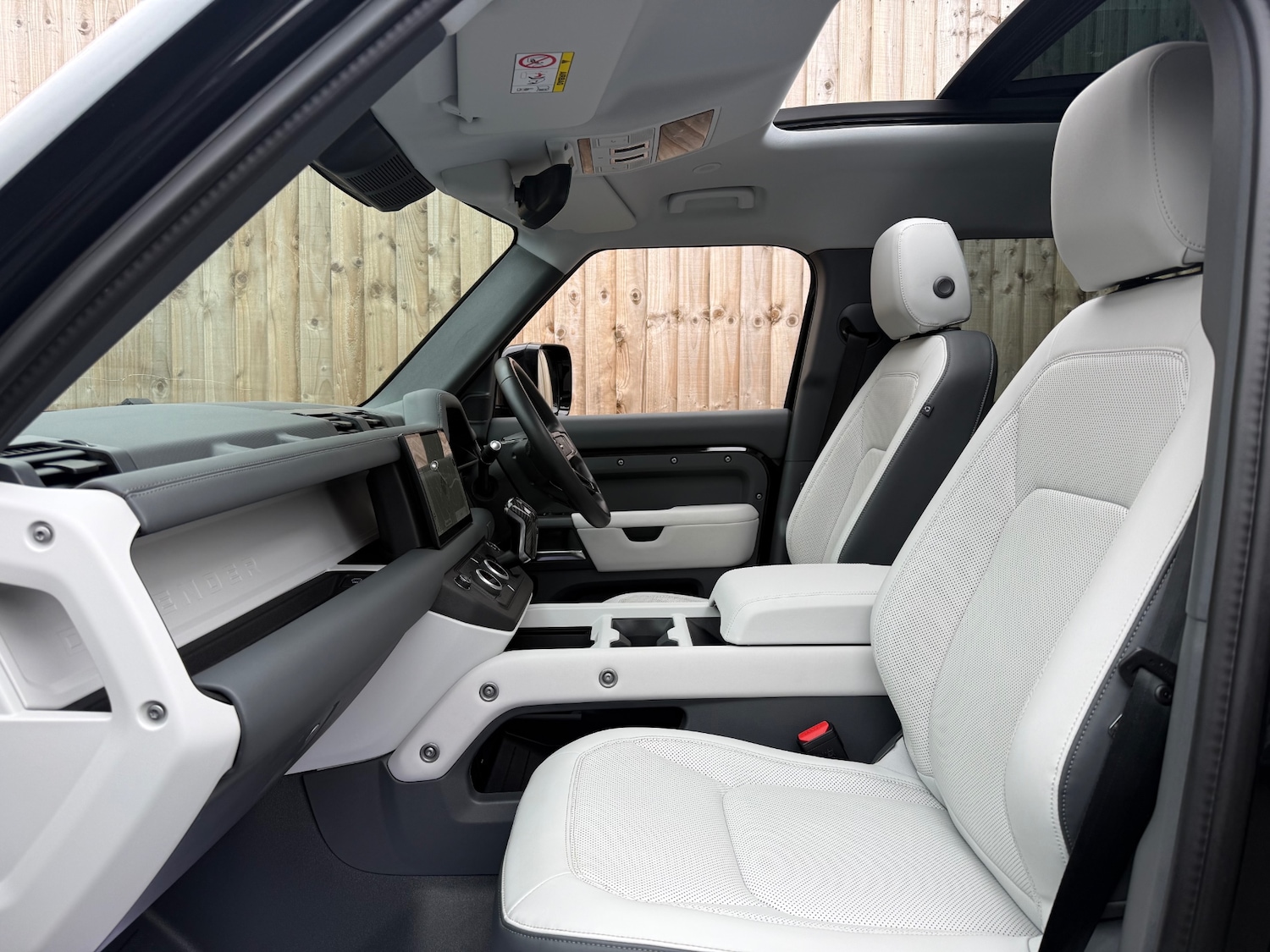 Used Land Rover Defender 2025 for sale - 77621961: Photo 8