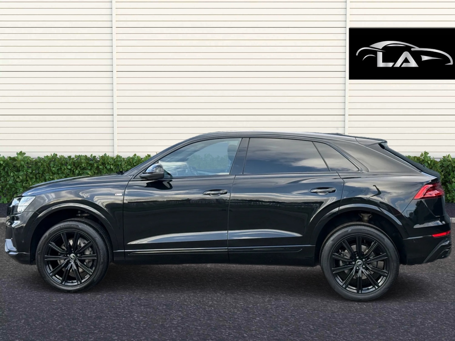 Used Audi Q8 2024 for sale - 76949412: Photo 3