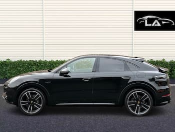 Used Porsche Cayenne 2022 for sale - 79800857: Photo