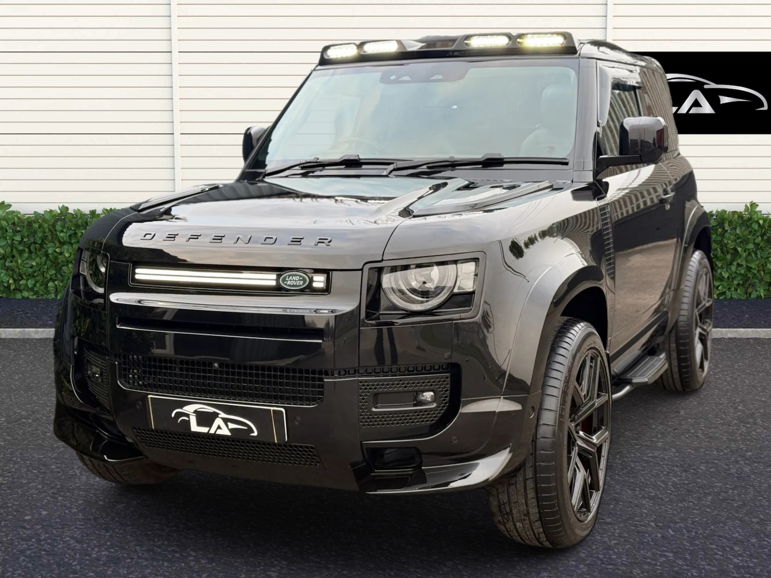 Used Land Rover Defender 2024 for sale - 76948562: Photo 2