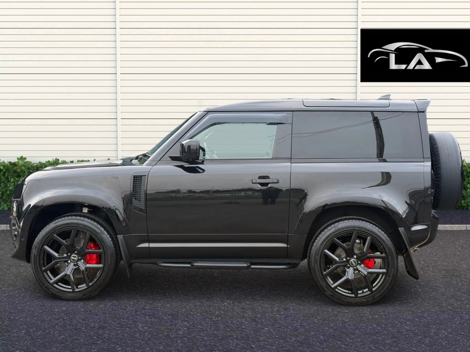 Used Land Rover Defender 2024 for sale - 76948562: Photo 3