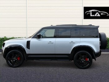 Used Land Rover Defender 2024 for sale - 75428611: Photo
