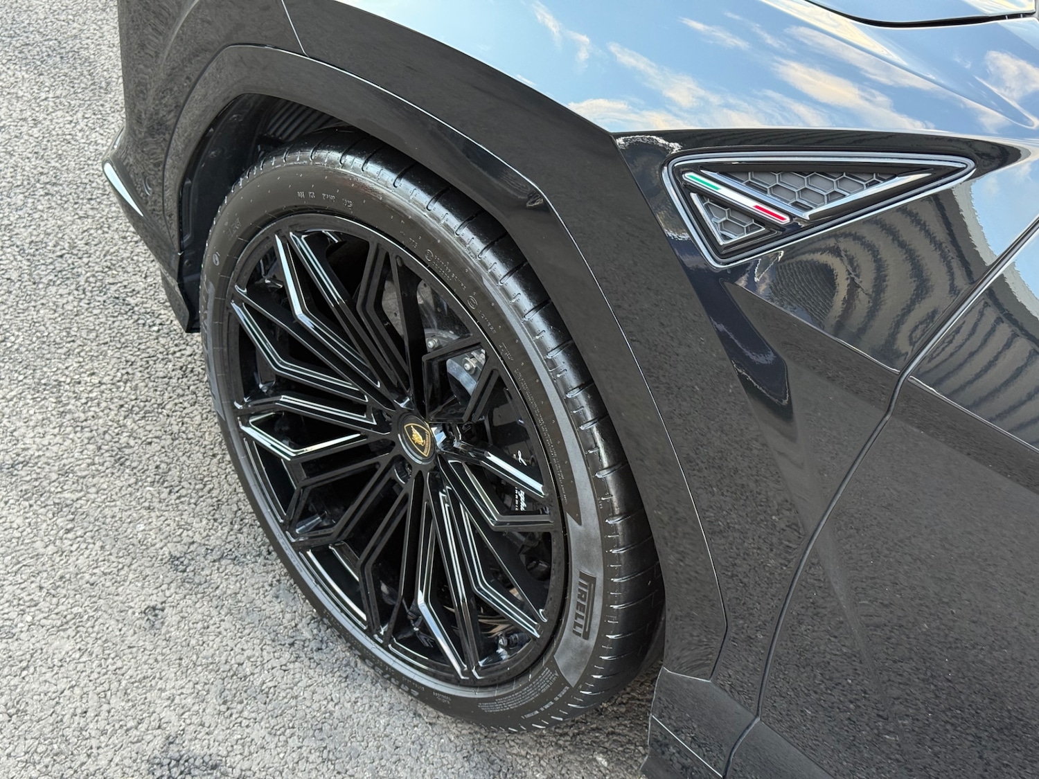 Used Lamborghini Urus 2025 for sale - 76039176: Photo 17