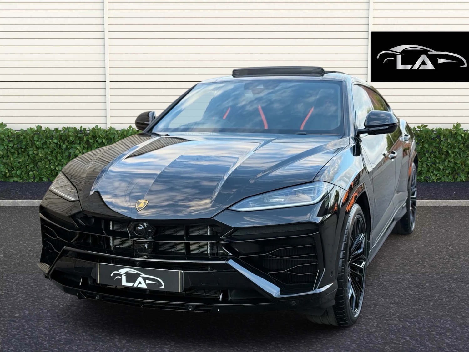 Used Lamborghini Urus 2025 for sale - 76039176: Photo 2
