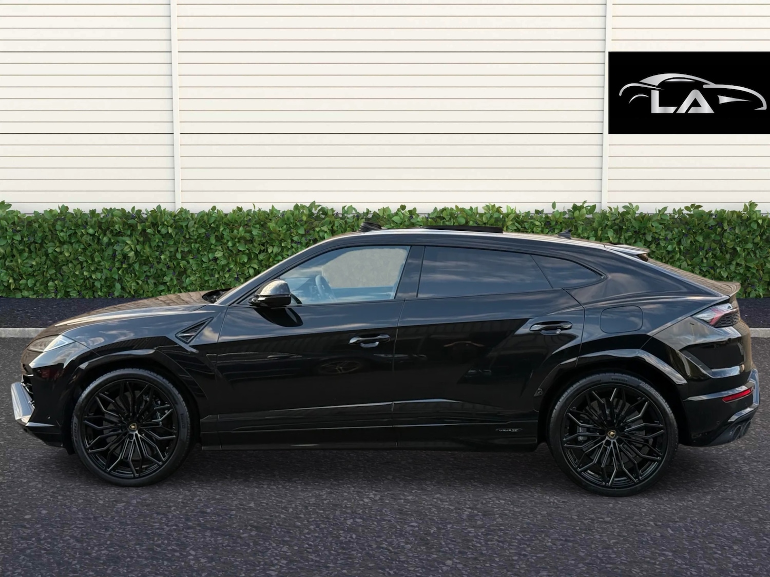 Used Lamborghini Urus 2025 for sale - 76039176: Photo 3