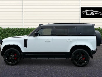 Used Land Rover Defender 2024 for sale - 75276743: Photo