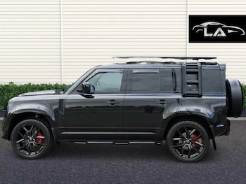Used Land Rover Defender 2024 for sale - 74437941: Photo
