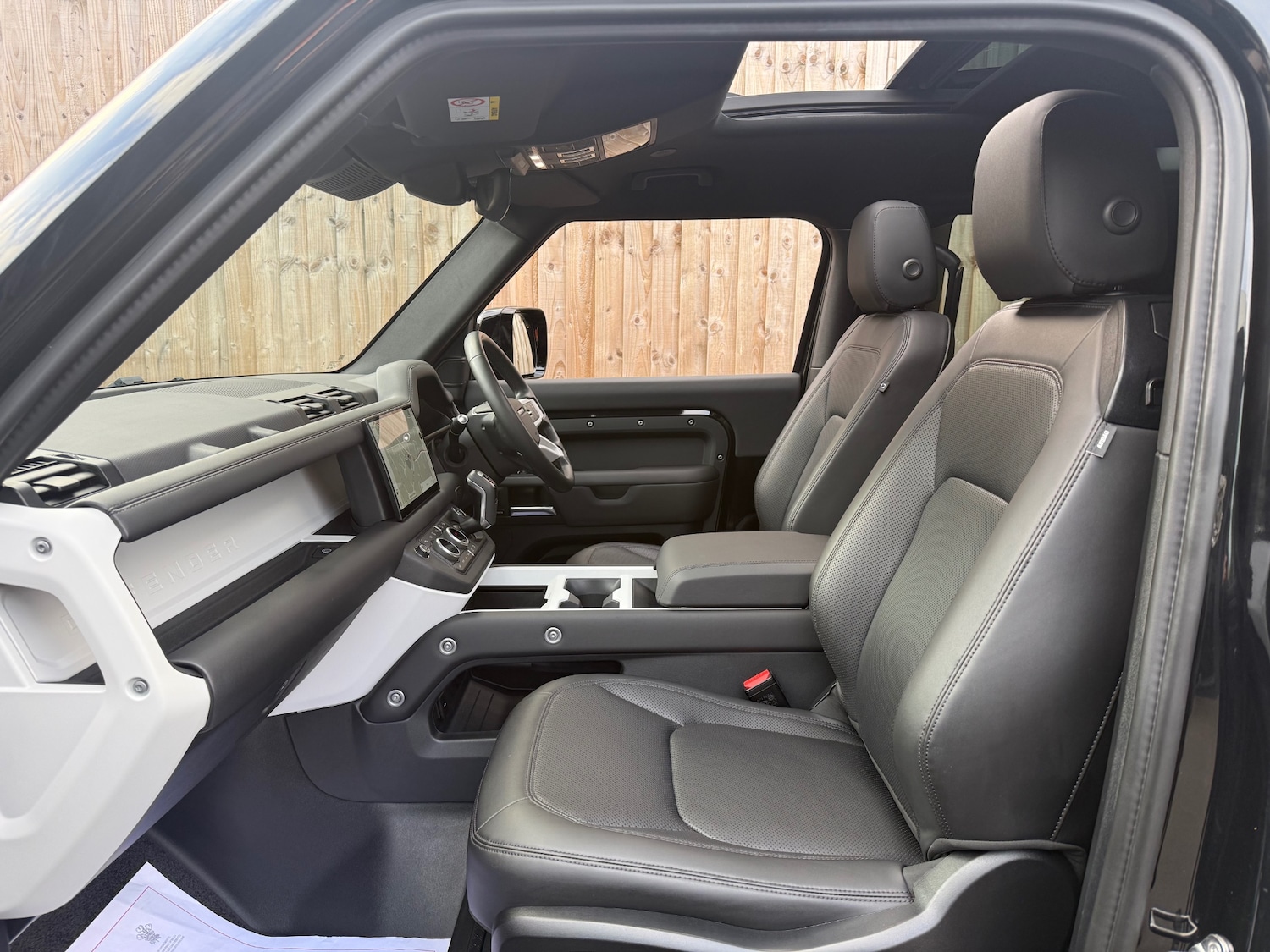 Used Land Rover Defender 2025 for sale - 77665915: Photo 8