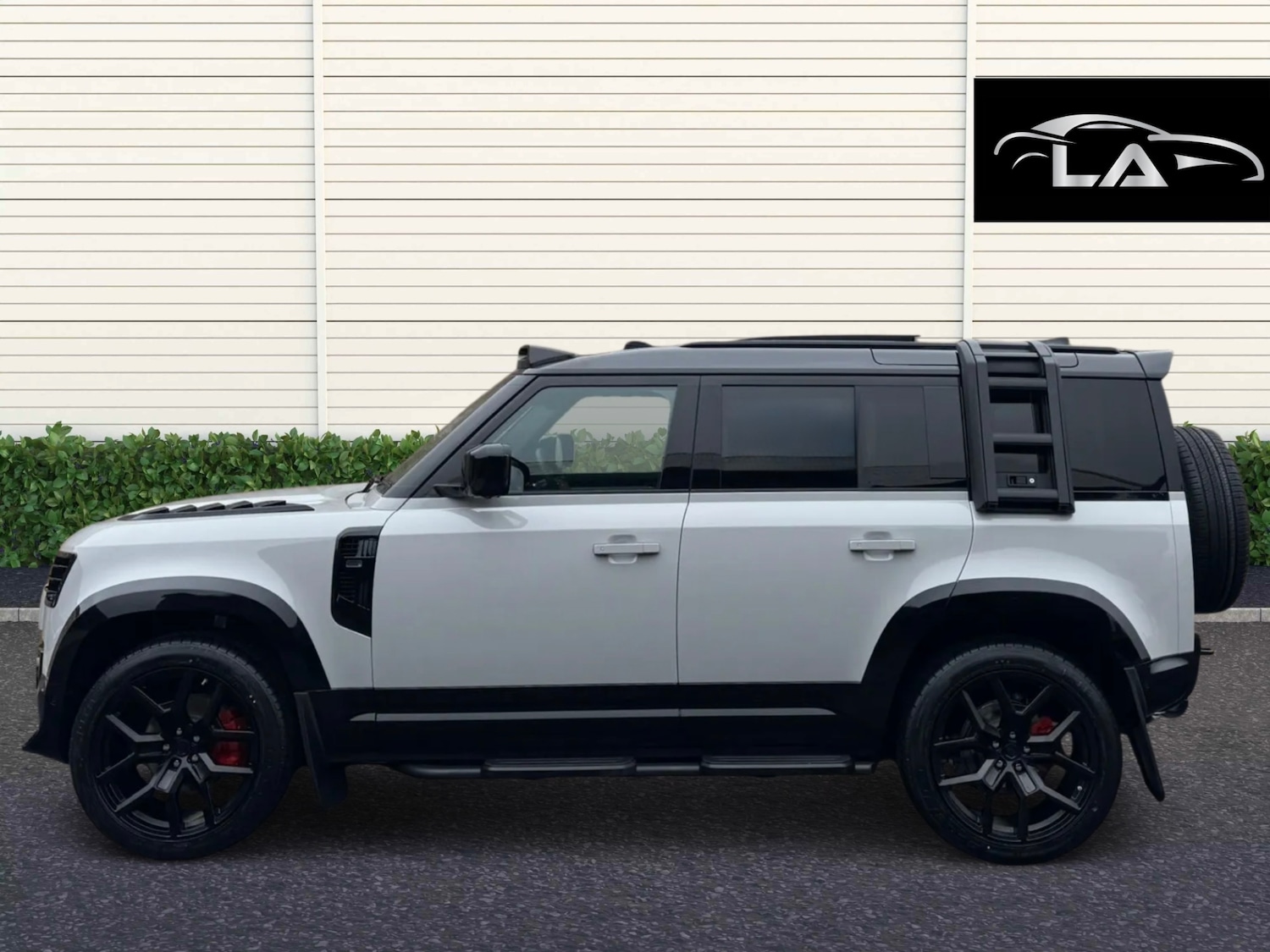 Used Land Rover Defender 2026 for sale - 77830241: Photo 3