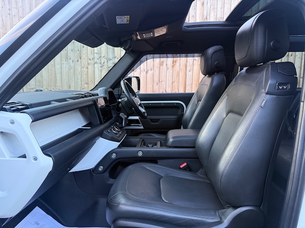 Used Land Rover Defender 2023 for sale - 76173571: Photo 8