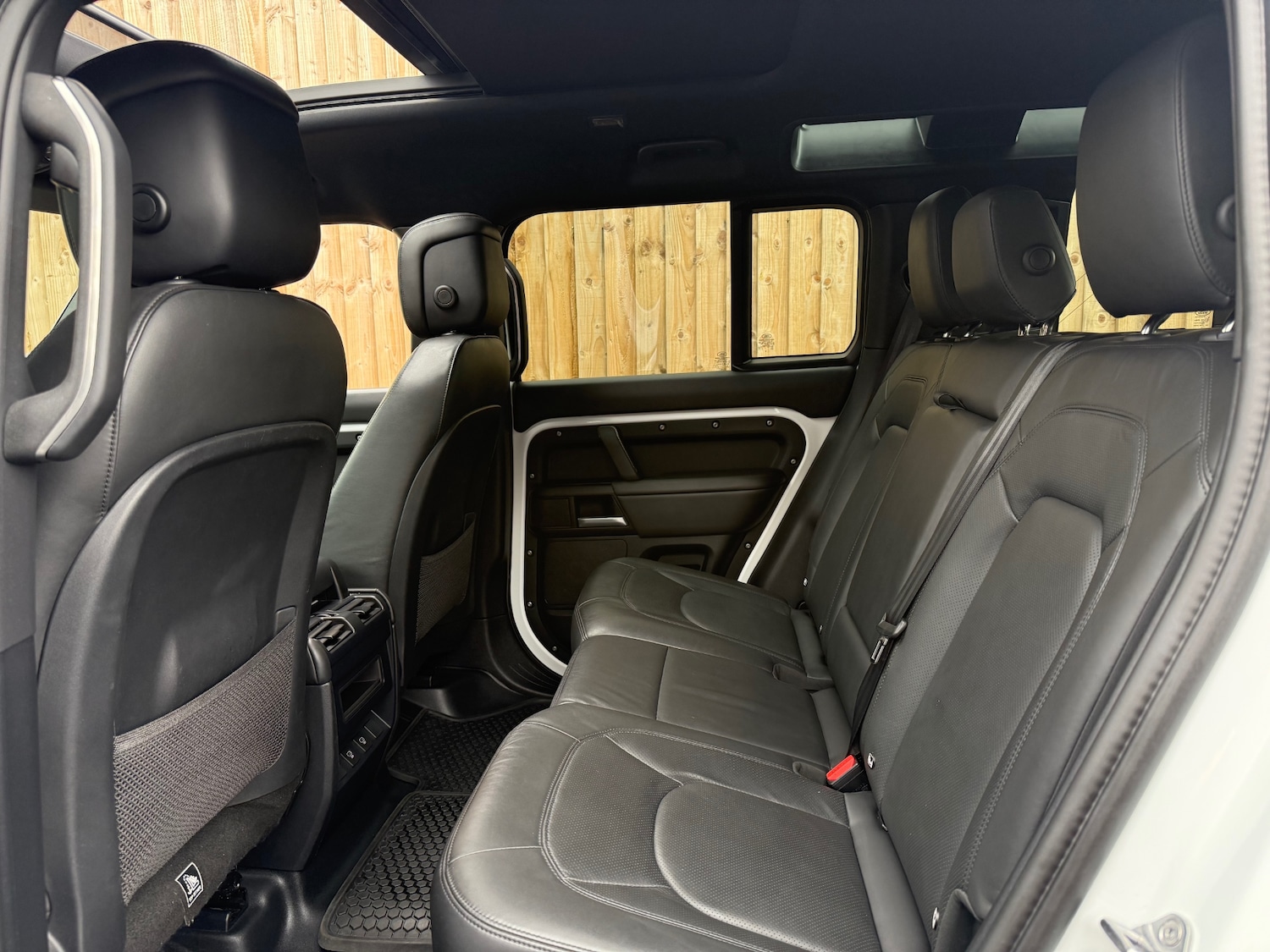 Used Land Rover Defender 2024 for sale - 76196063: Photo 12