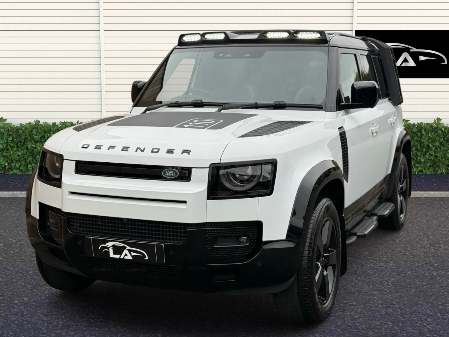 Used Land Rover Defender 2024 for sale - 76196063: Photo 2