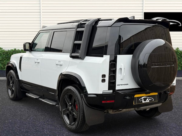 Used Land Rover Defender 2024 for sale - 76196063: Photo 5