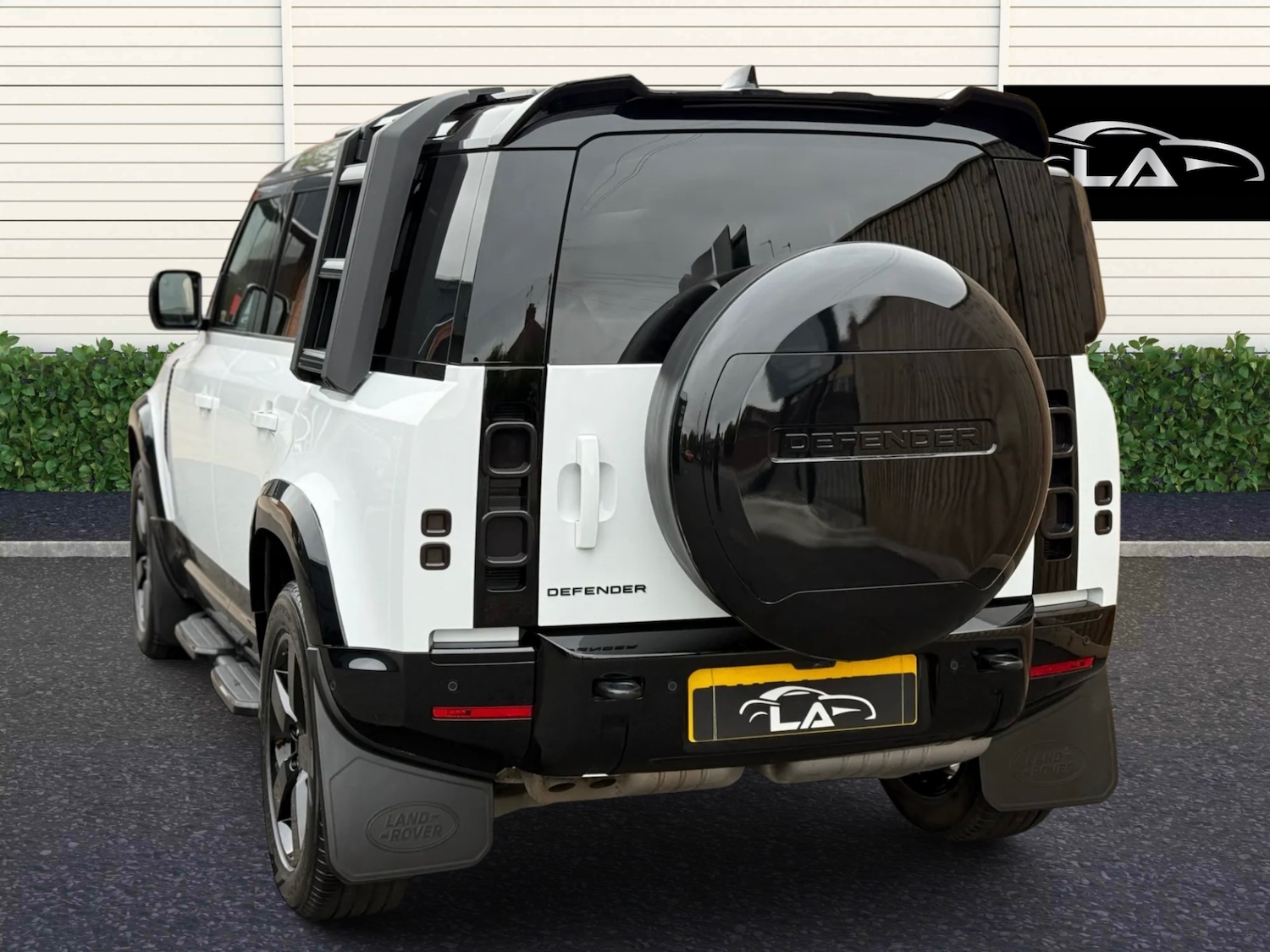 Used Land Rover Defender 2024 for sale - 76196063: Photo 6