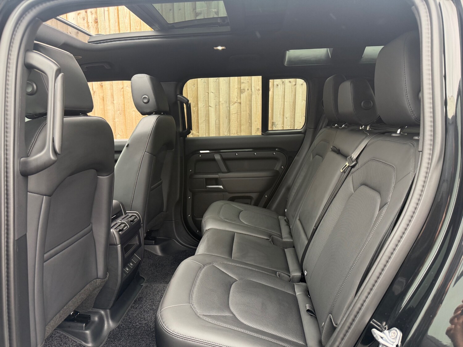 Used Land Rover Defender 2025 for sale - 77679707: Photo 12