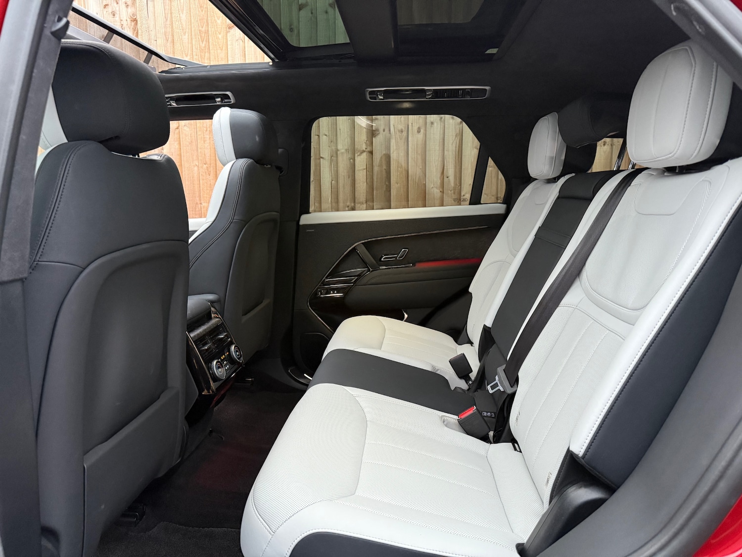 Used Land Rover Range Rover Sport 2024 for sale - 76224231: Photo 12