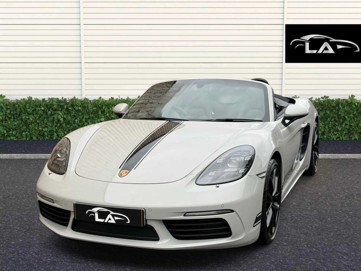 Used Porsche Boxster 2025 for sale - 76413995: Photo 2