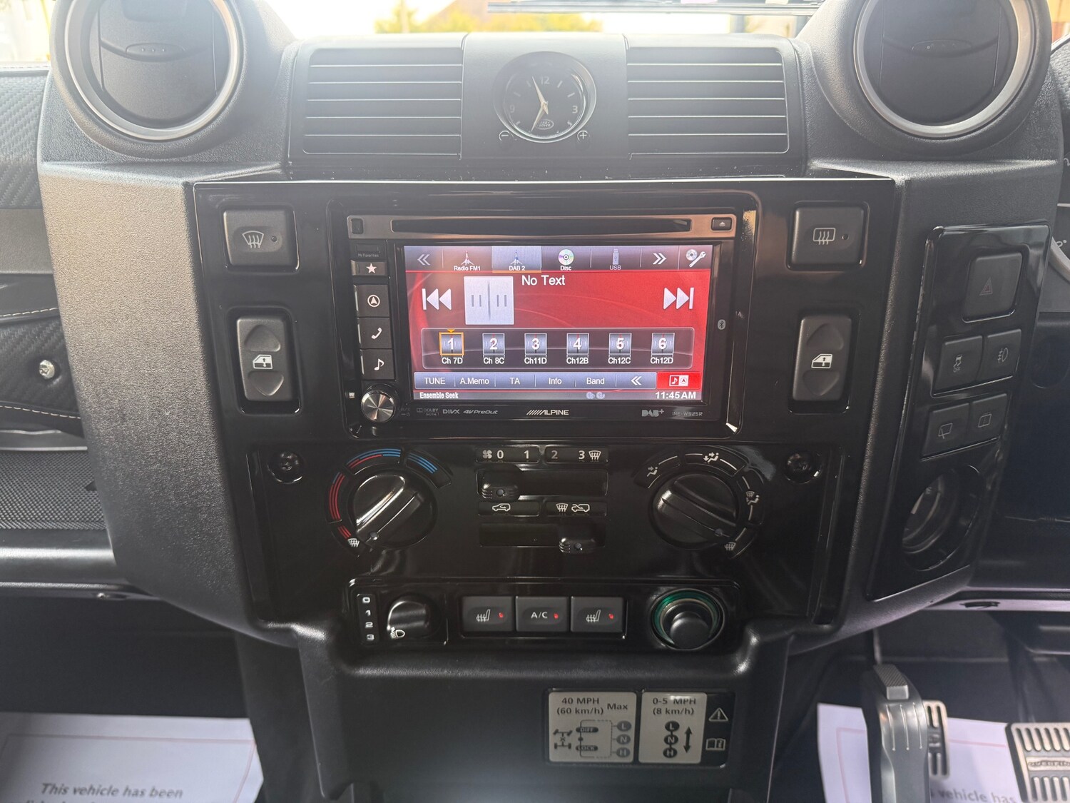 Used Land Rover Defender 2016 for sale - 77962867: Photo 11