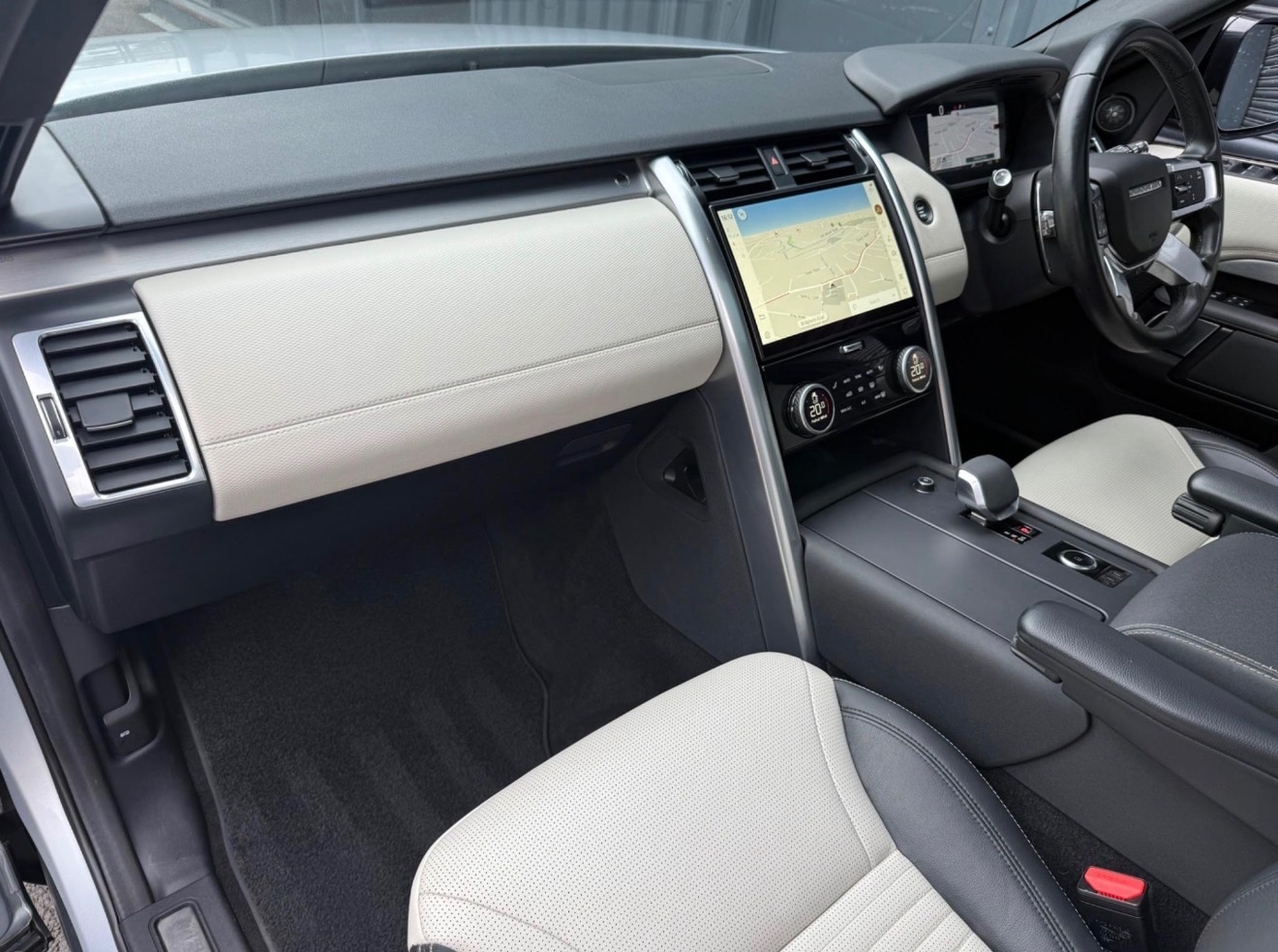 Used Land Rover Discovery 2023 for sale - 76951260: Photo 10