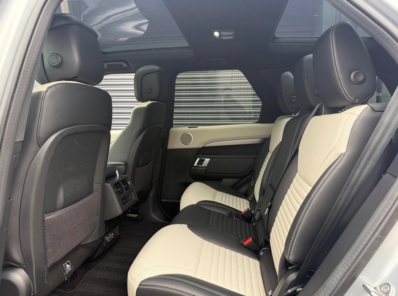 Used Land Rover Discovery 2023 for sale - 76951260: Photo 12