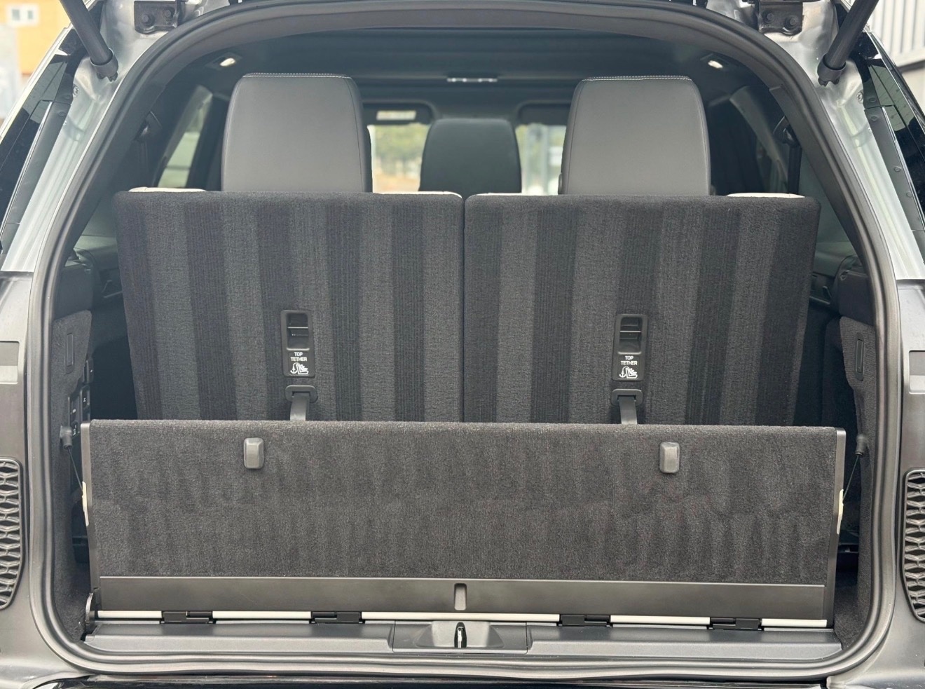 Used Land Rover Discovery 2023 for sale - 76951260: Photo 14