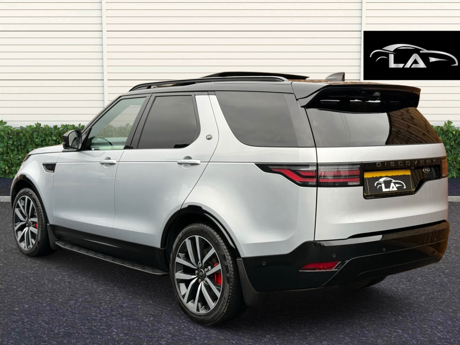 Used Land Rover Discovery 2023 for sale - 76951260: Photo 5