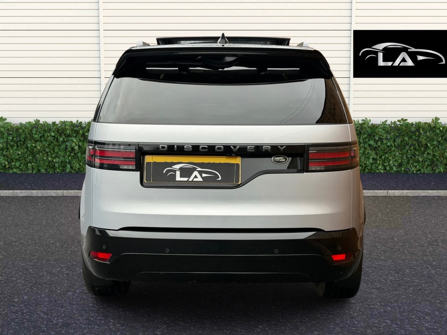 Used Land Rover Discovery 2023 for sale - 76951260: Photo 7