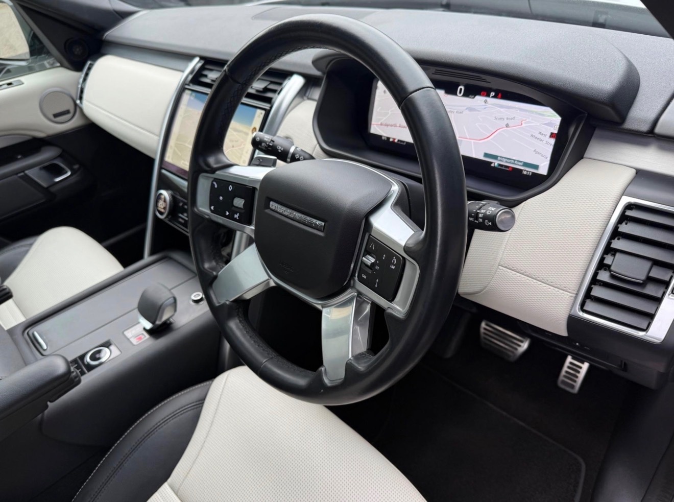 Used Land Rover Discovery 2023 for sale - 76951260: Photo 9