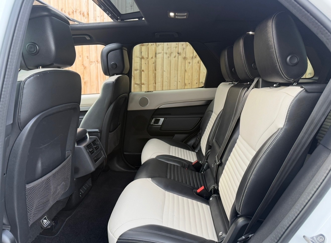 Used Land Rover Discovery 2023 for sale - 77450550: Photo 12