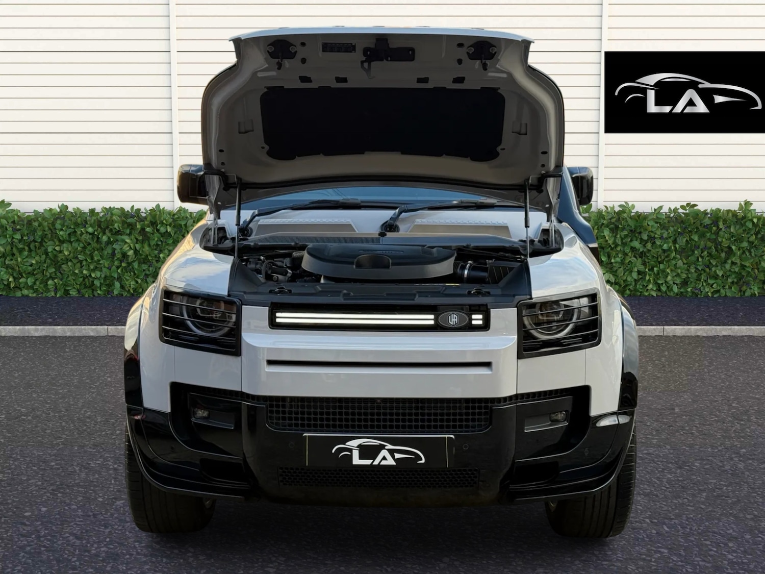 Used Land Rover Defender 2025 for sale - 76510310: Photo 13